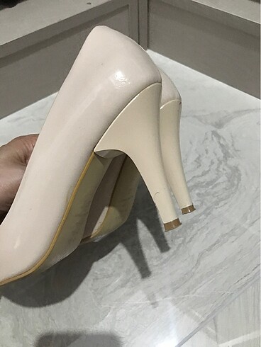 37 Beden ten rengi Renk Krem stiletto