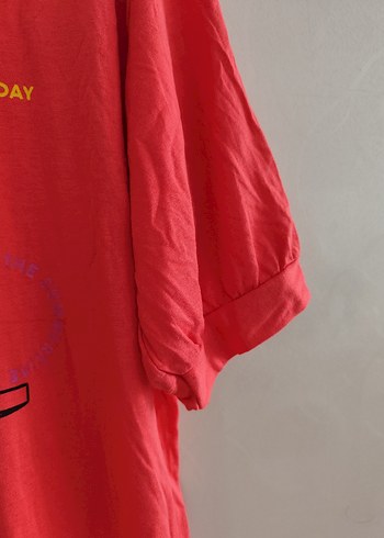 Renkli Baskılı Kırmızı Kadın Tişört - Görsel 3