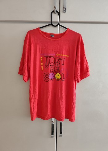 Renkli Baskılı Kırmızı Kadın Tişört - Görsel 2