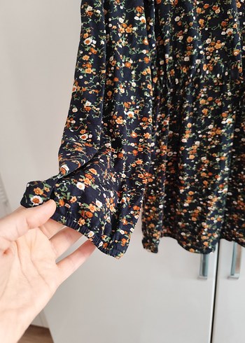 Düğmeli, V Yakalı, Bağcıklı Bohem Bluz - Görsel 3