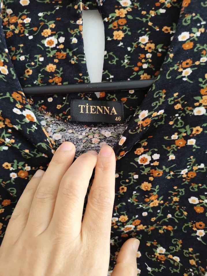 Düğmeli, V Yakalı, Bağcıklı Bohem Bluz - Görsel 5