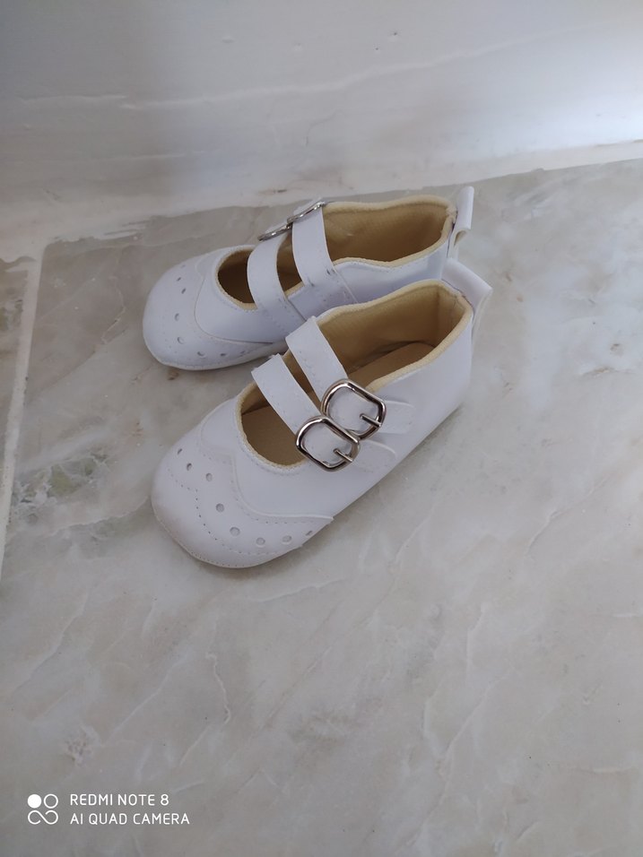 Kız Çocuk Beyaz Tokalı Babet Ayakkabı - Görsel 2