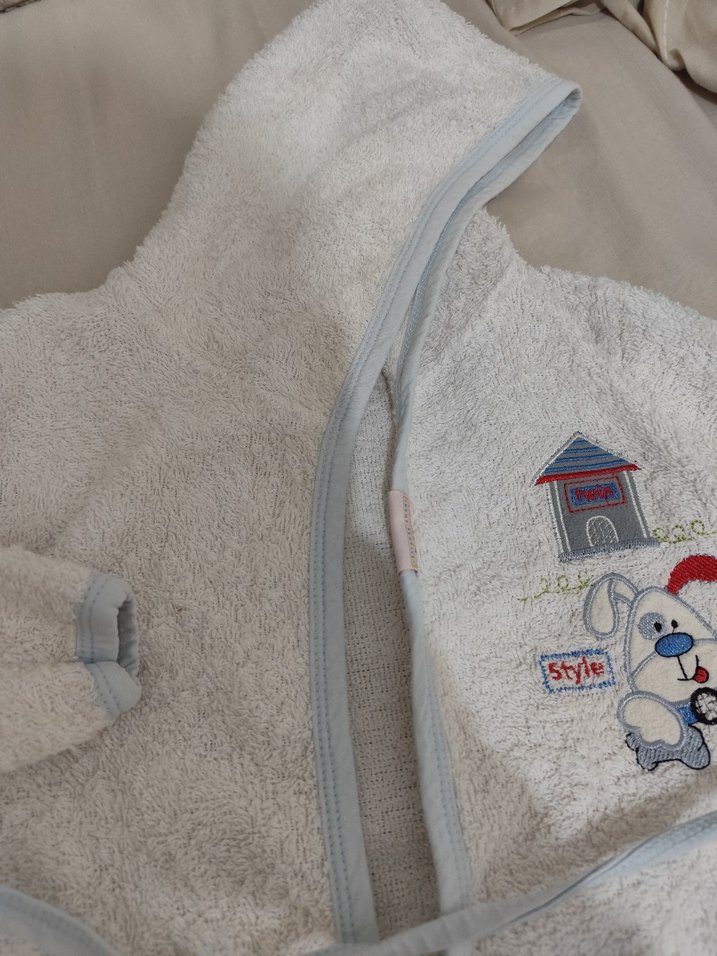 Nakışlı Erkek Çocuk Bornozu Beyaz - Görsel 2