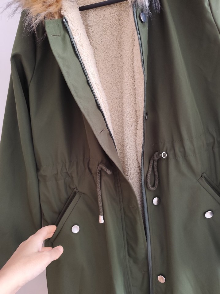 Kürk Detaylı Uzun Kadın Mont - Görsel 2