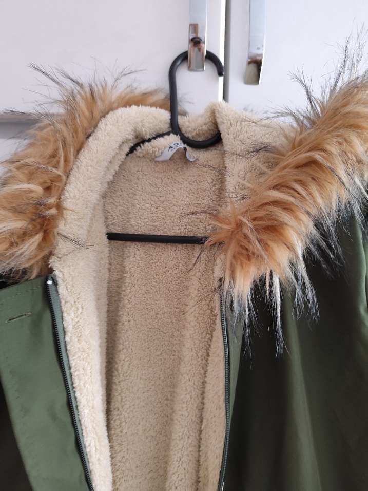 Kürk Detaylı Uzun Kadın Mont - Görsel 4