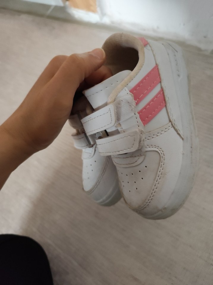 Kız Çocuk Beyaz Cırt Cırtlı Spor Ayakkabı - Görsel 4