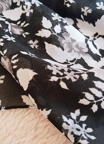 ÇİÇEK DESENLİ ŞAL  - Görsel 3