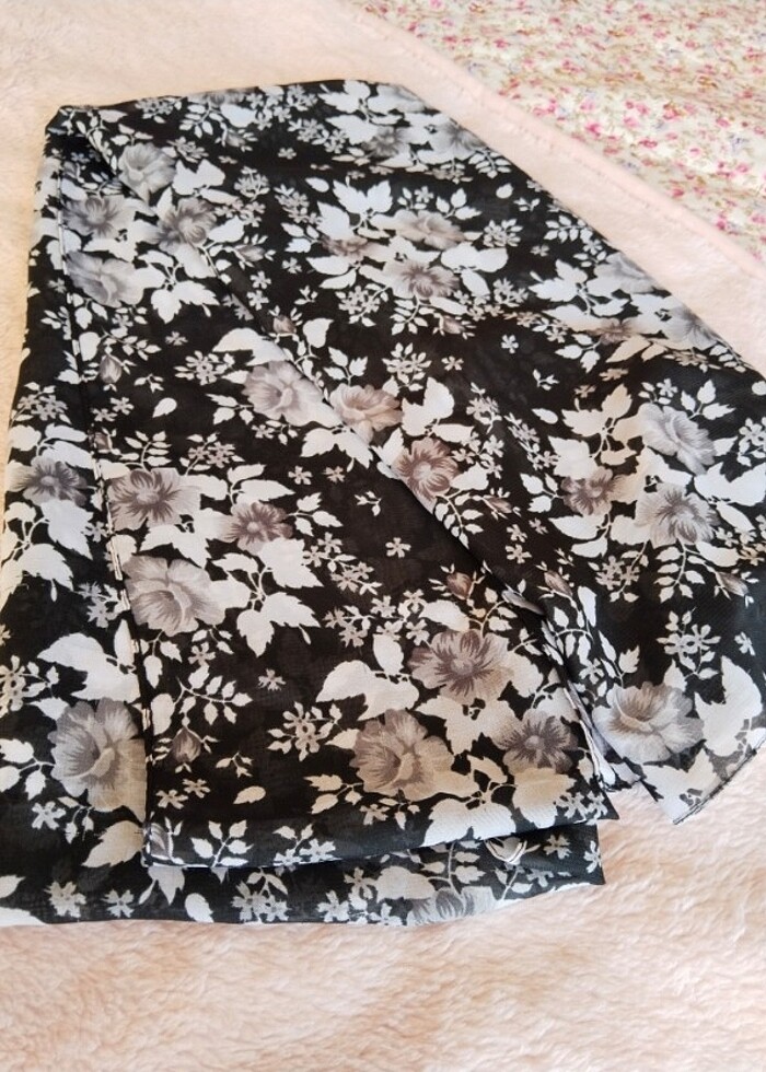 ÇİÇEK DESENLİ ŞAL  - Görsel 2