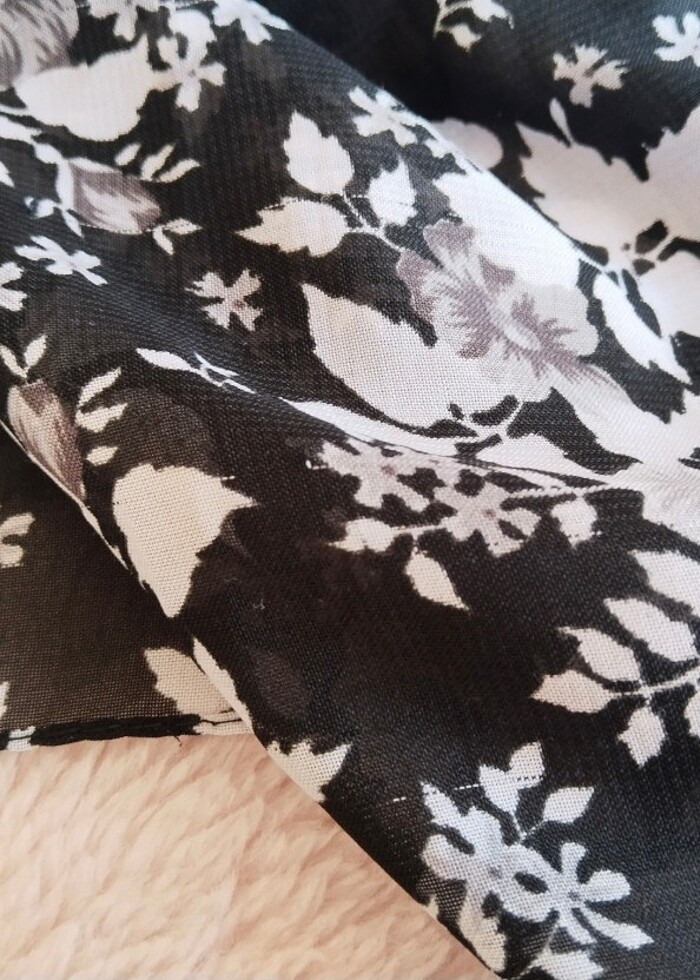 ÇİÇEK DESENLİ ŞAL  - Görsel 3