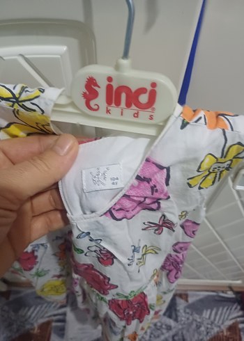 4 Yaş Beden Çiçek Desenli Renkli Kız Elbisesi
