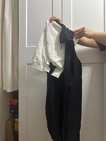 Diğer yelek ve sweatshirt