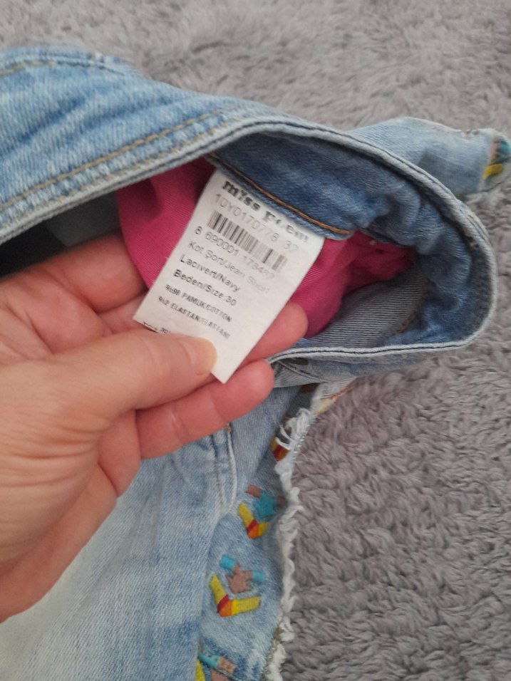 Nakışlı Bohem Mavi Mini Kot Şort - Görsel 3