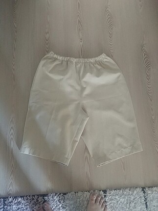 Beli lastikli bermuda