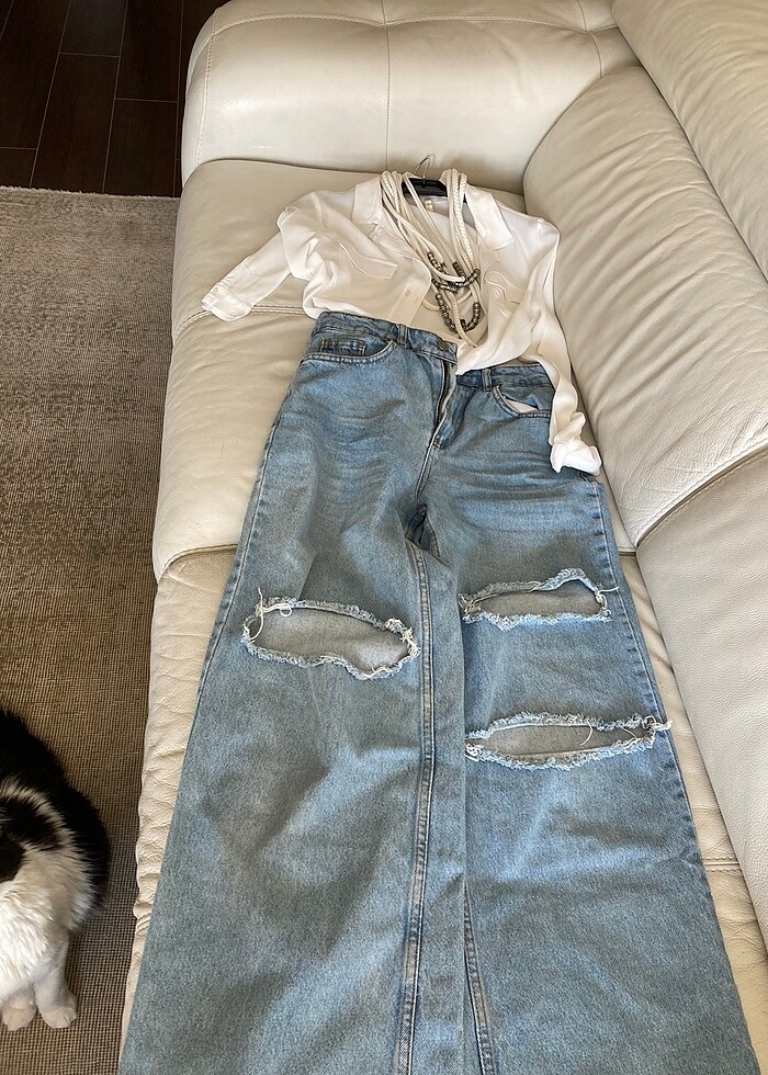 Yırtıık modern kot pantolon - Görsel 2