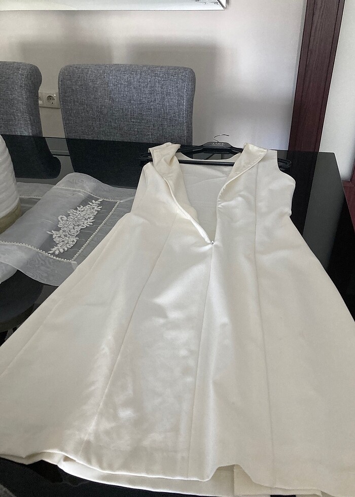 Krem rengi m beden iyi durumda elbise - Görsel 4