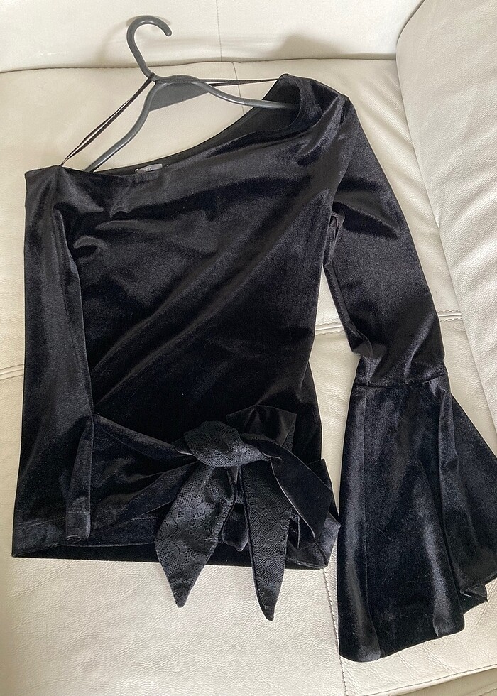 Kadife tek omuz çok şık - Görsel 3