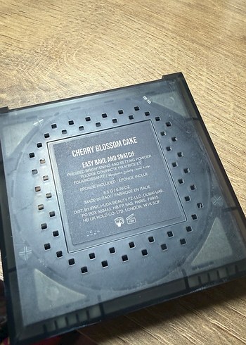 Huda Beauty Easy Bake Pudra - cherry blossom - Görsel 4