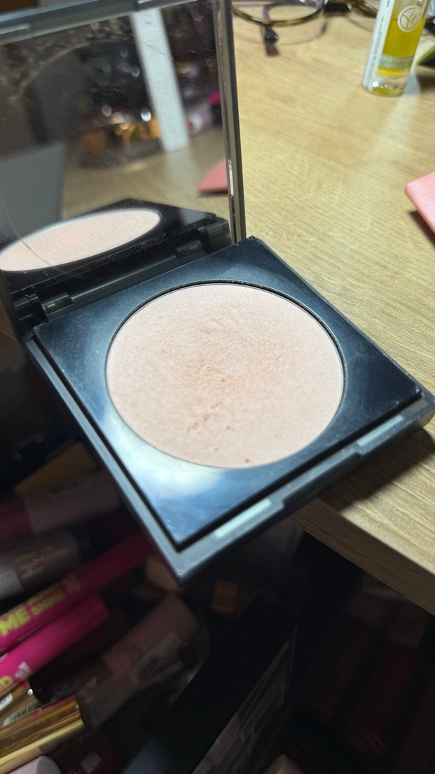 Huda Beauty Easy Bake Pudra - cherry blossom - Görsel 2