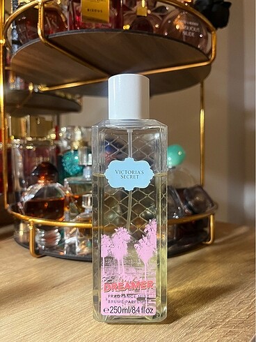 Victoria?s secret tease dreamer body mist