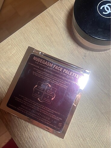 Beden Charlotte tilbury face palette