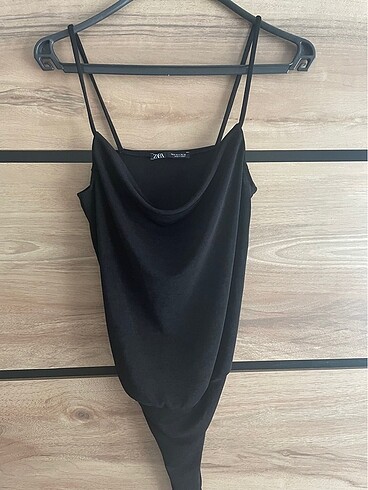 Zara Siyah askılı
