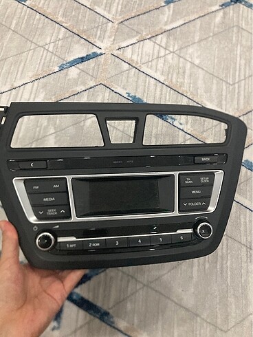 HYUNDAİ İ20 ARABA TEYP