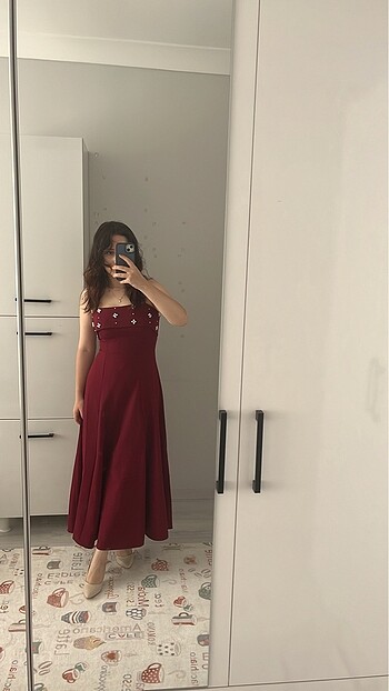 36 Beden bordo Renk Esra Helvacı göğüs inci işlemeli bordo elbise