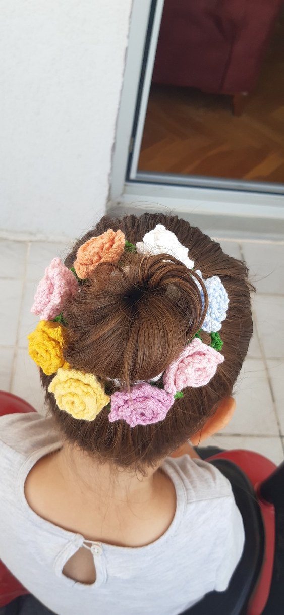 Çiçek Desenli Örgü Renkli Çocuk Saç Tokası - Görsel 3