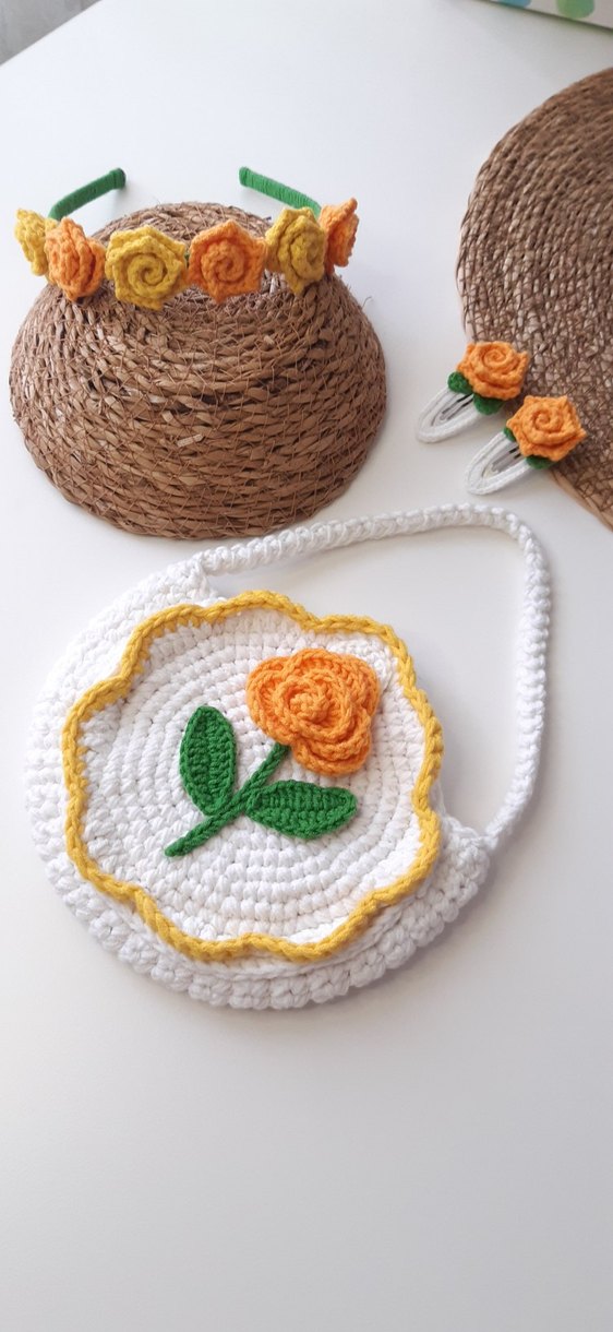 Nakışlı Beyaz Örgü Çiçekli Kız Çantası - Görsel 2