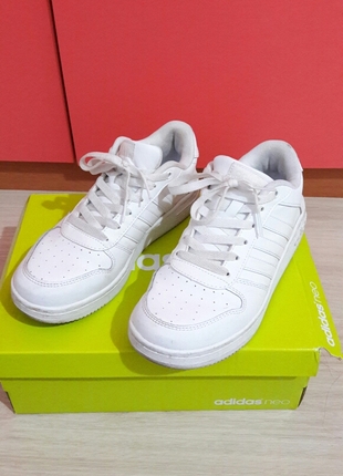 yeni beyaz adidas ayakkabı 