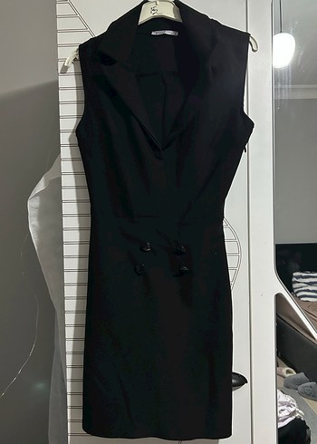 Siyah Düğmeli Midi Elbise