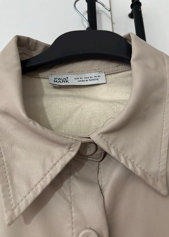 Düğmeli Bej Deri Kadın Gömlek - Görsel 3