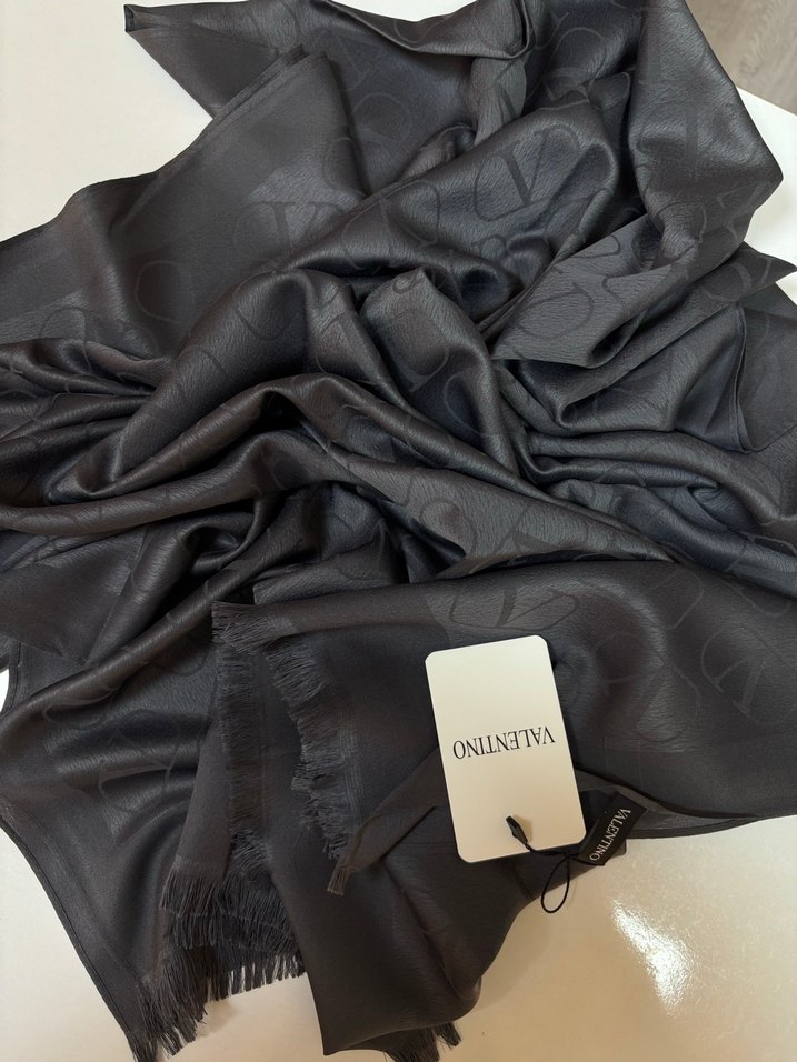 Valentino Gri Saten Şal - Görsel 2