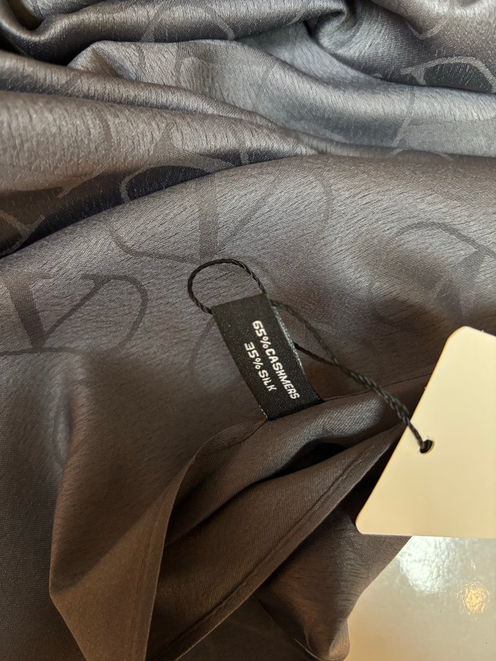 Valentino Gri Saten Şal - Görsel 4