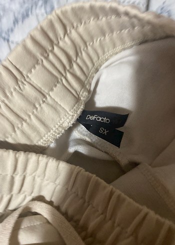 Bej Kadın Mini Rahat Kesim Şort penye kumaştır 
XS beden - Görsel 6