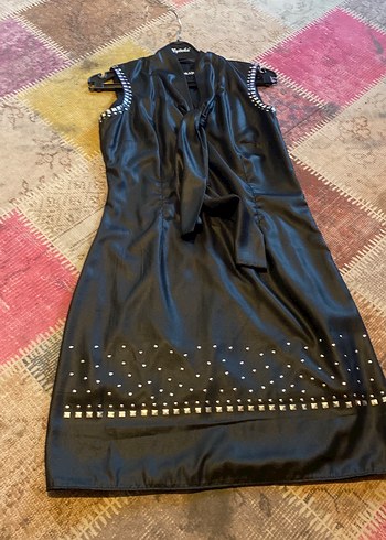 Siyah Parlak Nakışlı taşlı Kolsuz Uzun Elbise
ADİL IŞIK TAN - Görsel 7