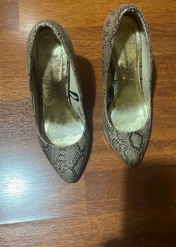 Kahverengi Yılan Desenli ince Topuklu Stiletto
36 numara - Görsel 2
