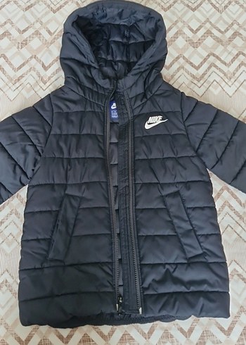 Nike Siyah Kapüşonlu Erkek Çocuk Mont