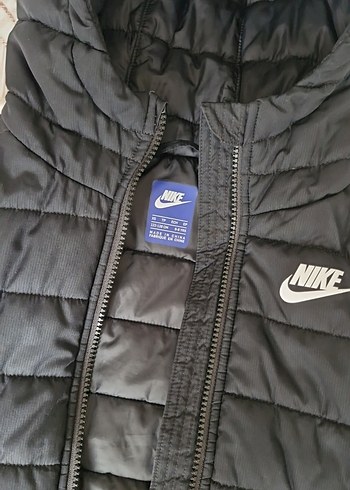 Nike Nike Siyah Kapüşonlu Erkek Çocuk Mont