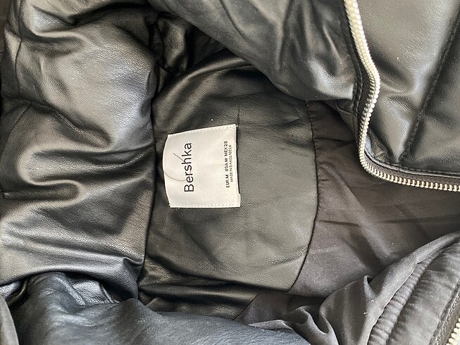 m Beden Bershka siyah mont