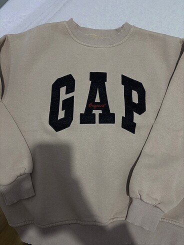 GAP Sweatshirt