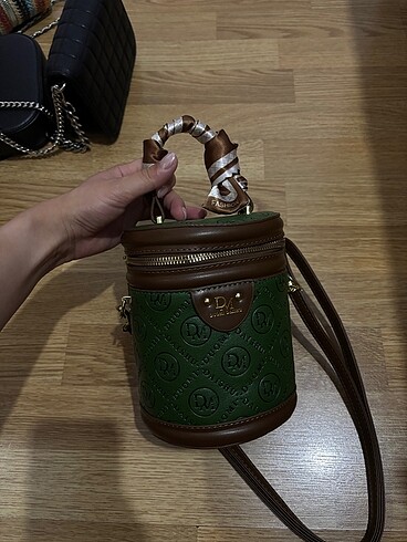 Kutu çanta