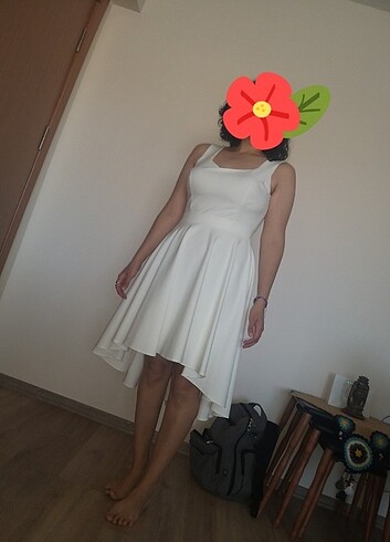 42 Beden Beyaz elbise