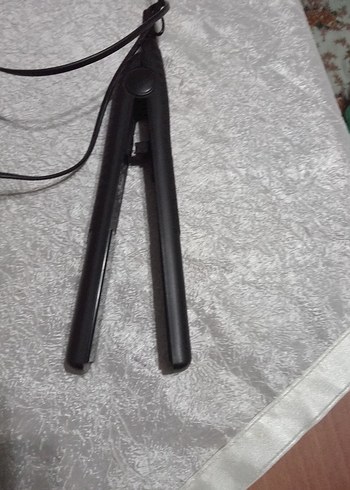 Siyah Saç Düzleştirici - Görsel 2