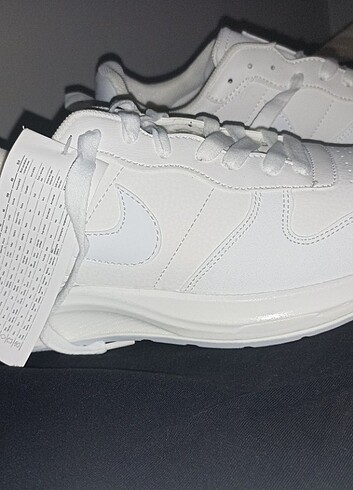 Nike Zoom Beyaz Spor Ayakkabı