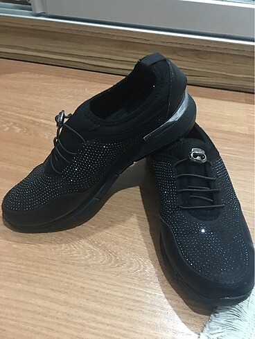 Spor ayakkabı