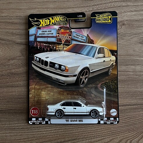  Beden HotWheels Premium Boulevaed Set
