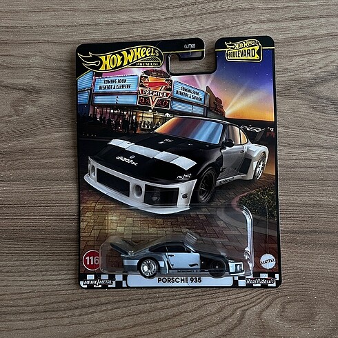 HotWheels Premium Boulevaed Set
