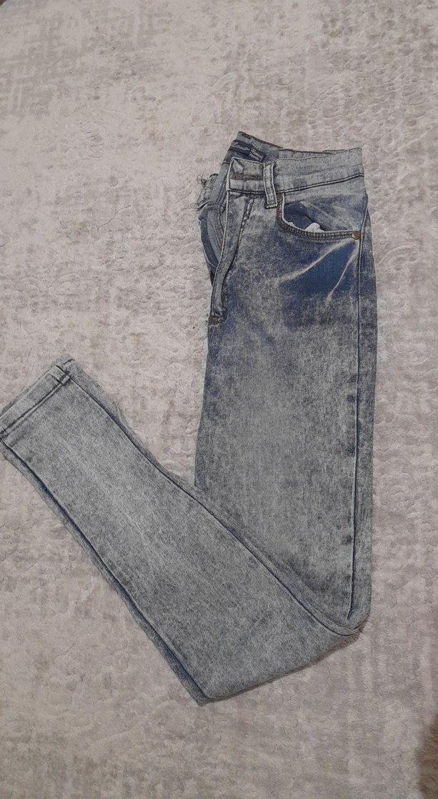 Düğmeli Gri Batik Desenli Kadın Kot Pantolon - Görsel 3