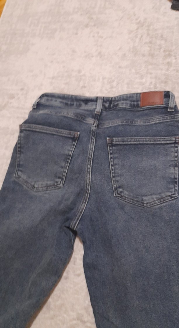 Gri Kadın Kot Pantolon - Regular Fit, Kürklü - Görsel 3